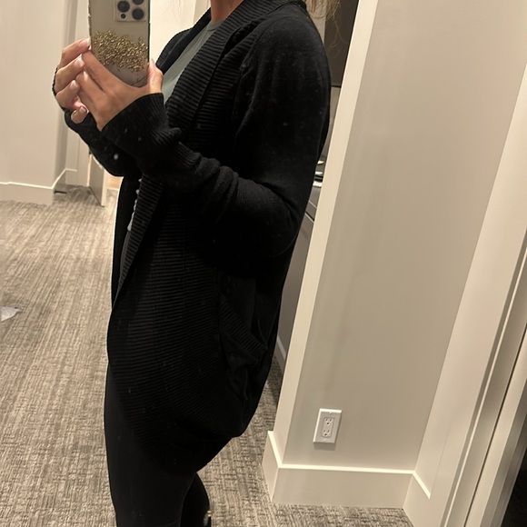 Like new Lululemon sweater cardigan - Picture 5 of 5